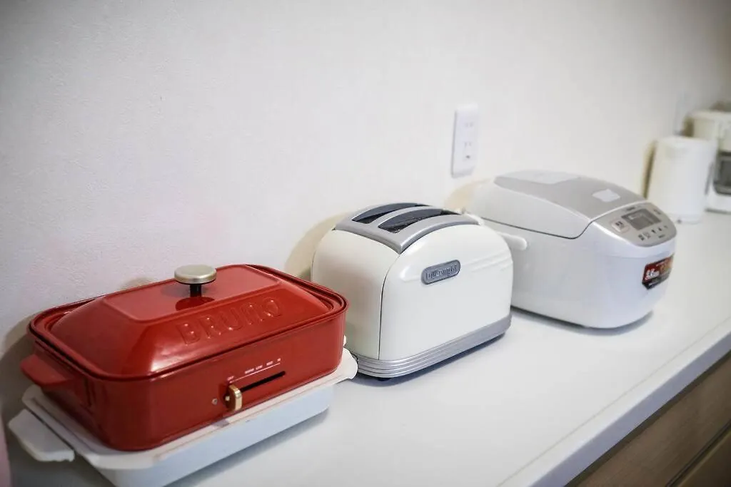 【Color Inn】难波站、高岛屋步行5分钟，新装修独栋别墅150平4房可住11人，空间宽敞设施齐全，八阪神社步行1分钟 Osaka
